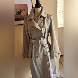 Banana Republic Classic Light Tan Trench Coat